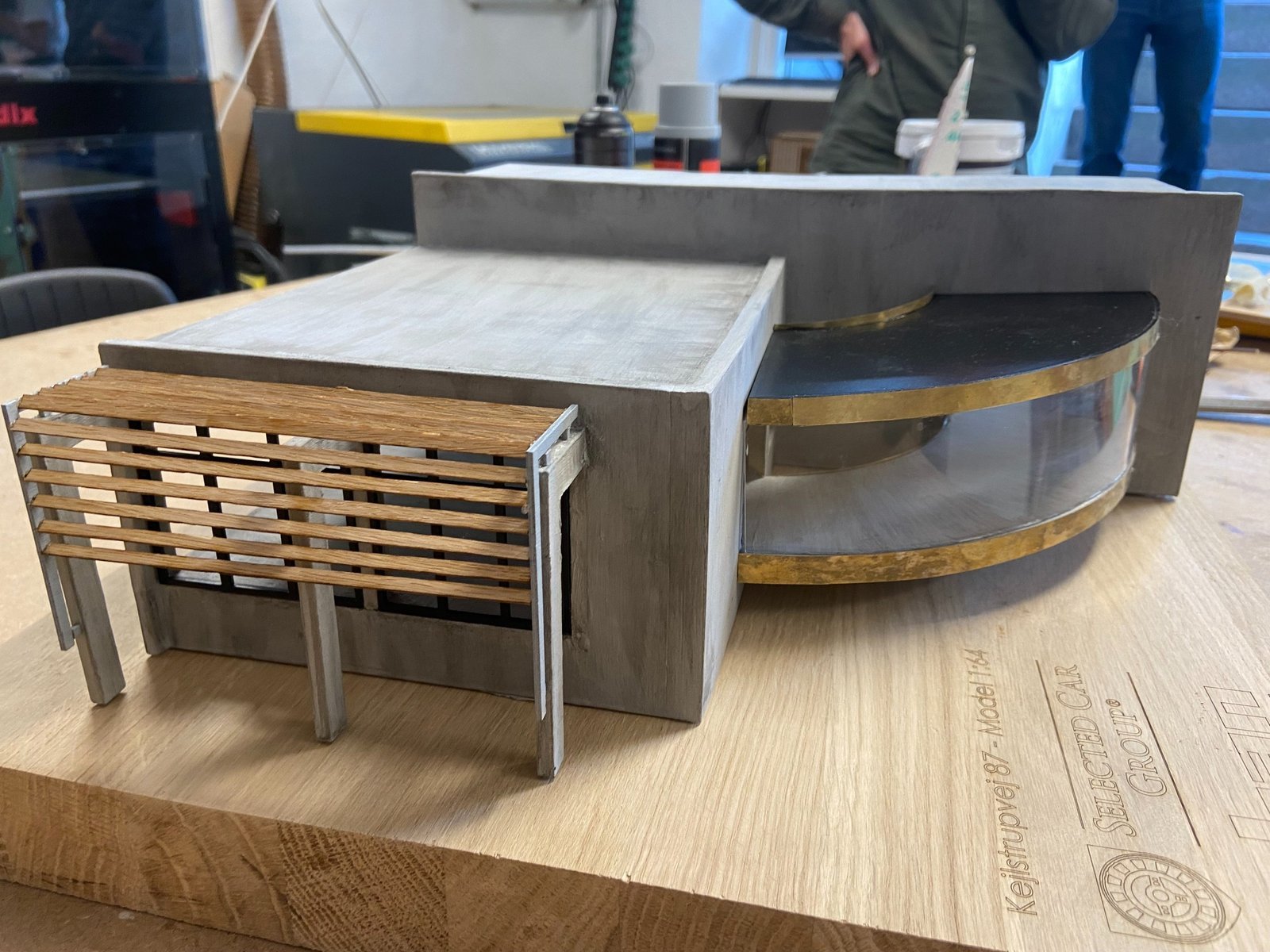 Fully detailed presentation model of a car garage
